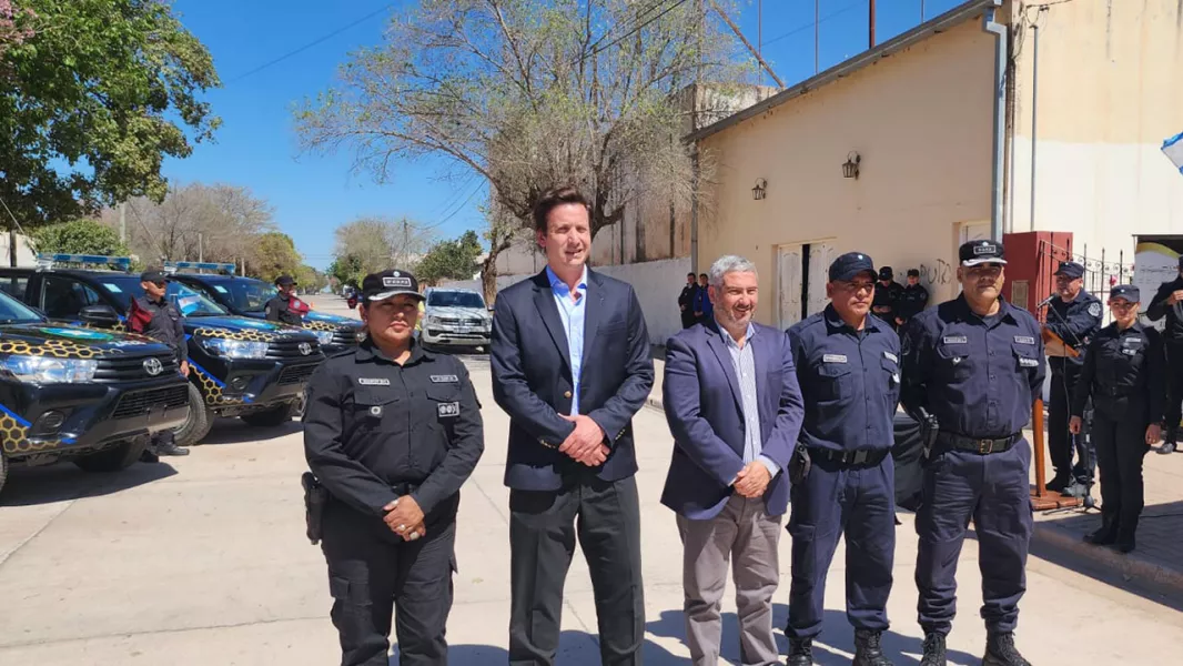 19469-refuerzan-la-capacidad-operativa-de-la-policia-en-anta-y-metan