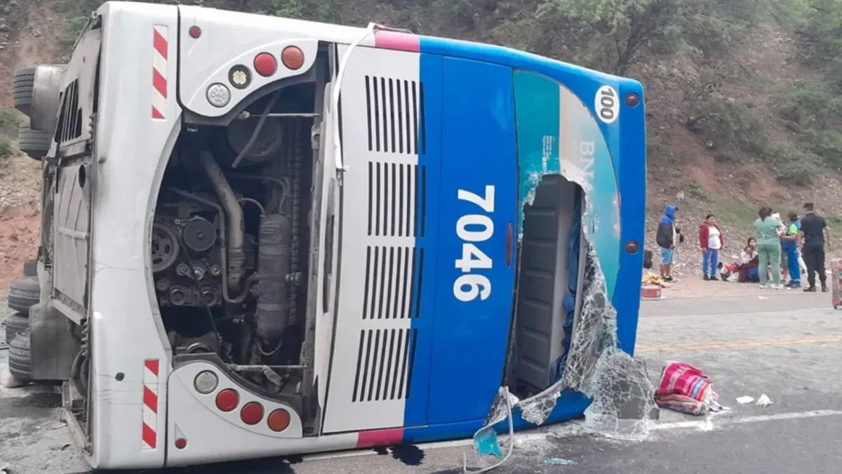 colectivo volcado