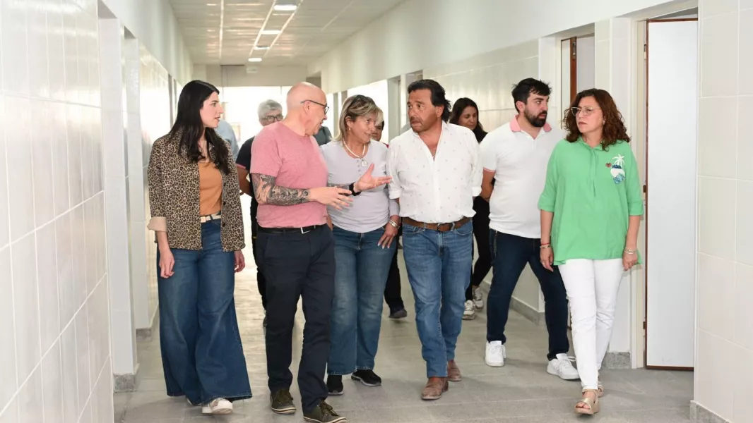 20018-en-el-sur-provincial-el-gobierno-avanza-con-obras-habitacionales-y-de-salud-publica
