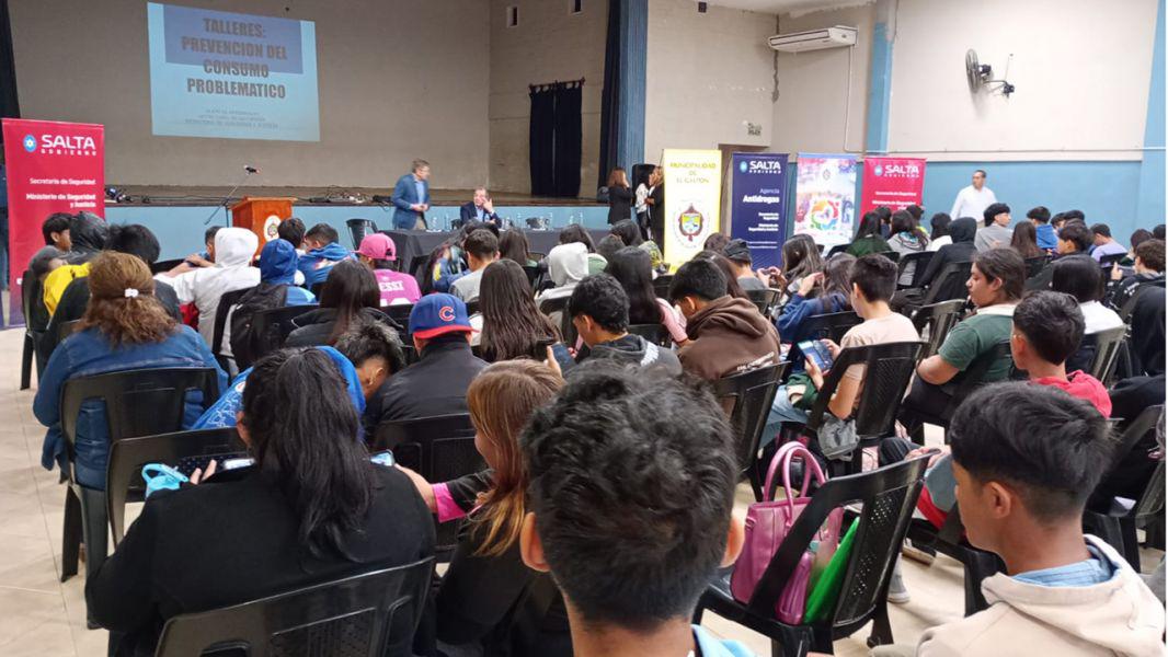 -jornada-de-concientizacion-de-la-agencia-antidrogas-en-el-galpon