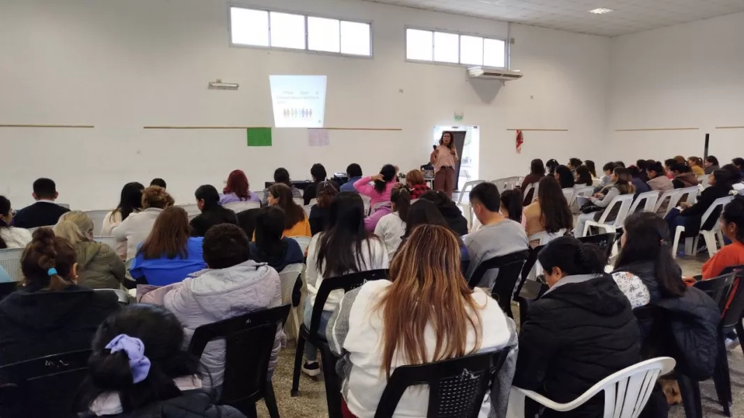 18446-empleados-estatales-y-pobladores-de-las-lajitas-se-capacitaron-en-ley-micaela