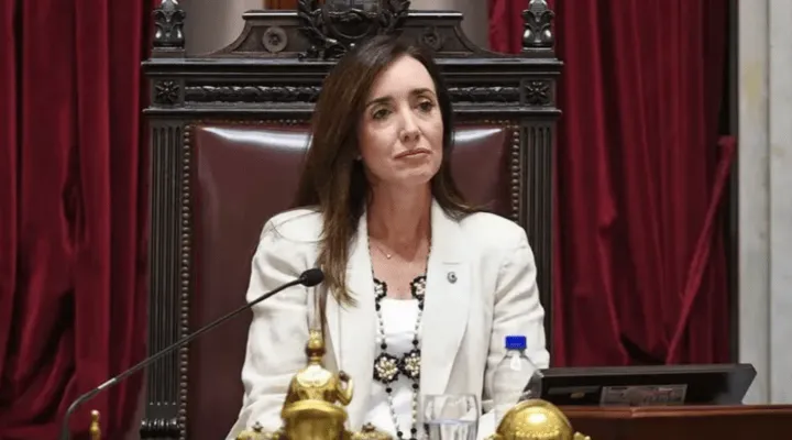 multimedia.normal.9e1fc02798fcb0d2.dmljdG9yaWFfdmlsbGFycnVlbC5wbmdfNDIwNzA5Njlfbm9ybWFsLndlYnA=