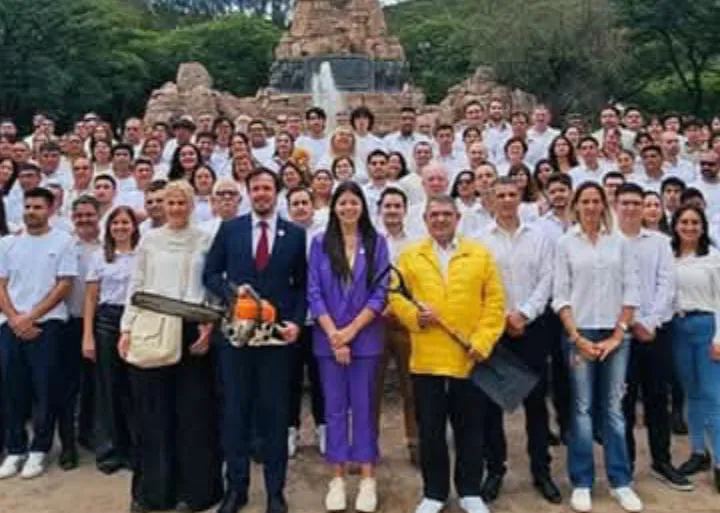 d6741d32-aea5-4841-aaf9-8294b5c100f9