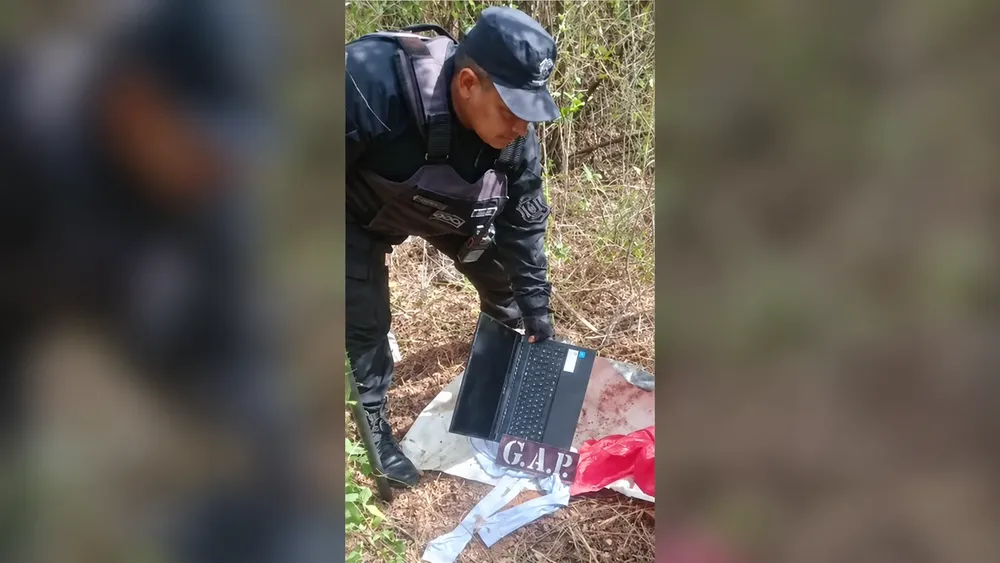 Agente con portátil recuperado