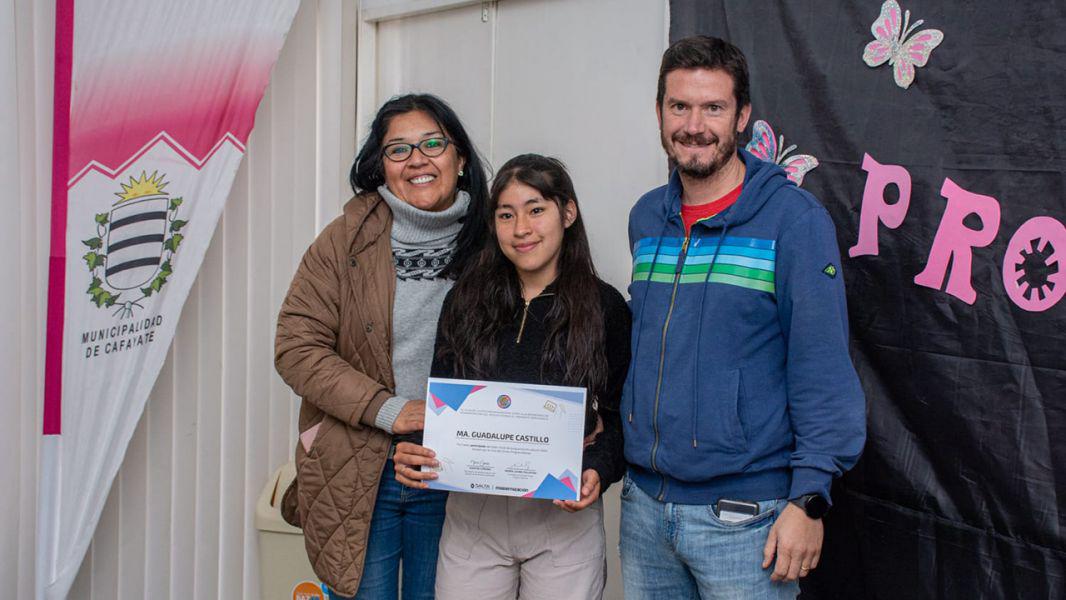 13670-salta-impulsa-el-liderazgo-tecnologico-de-las-mujeres-con-el-club-de-chicas-programadoras-en-cafayate-y-en-el-galpon