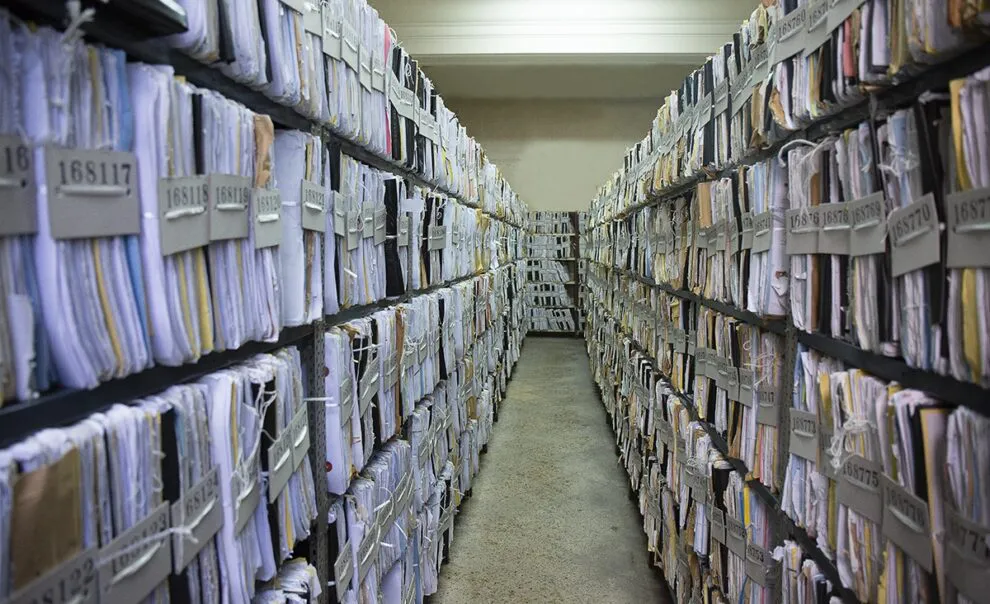 44-0.971624001553273257_B-990x604