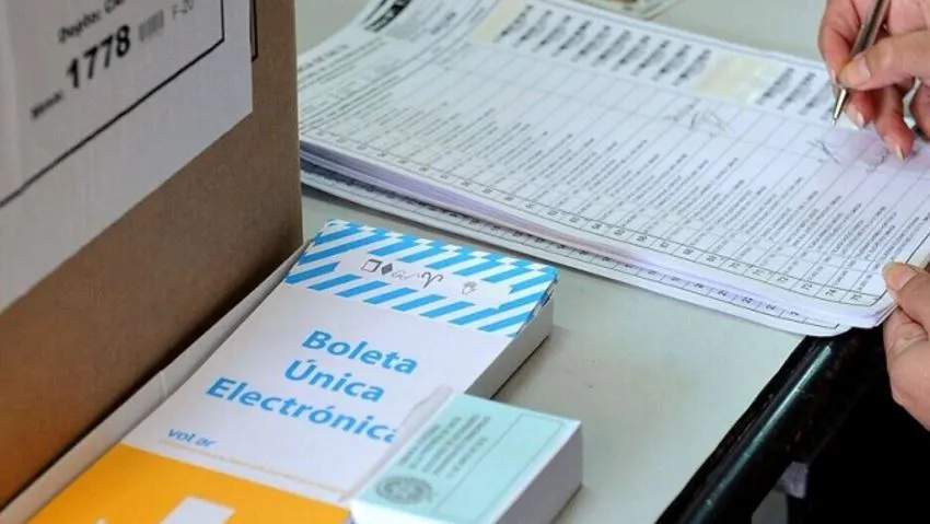 multimedia.normal.a02fb76091a632aa.ZWxlY2Npb24gc2FsdGEgMjAyNV9ub3JtYWwud2VicA==