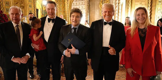 Javier-Milei-con-donald-trump-en-mar-a-lago