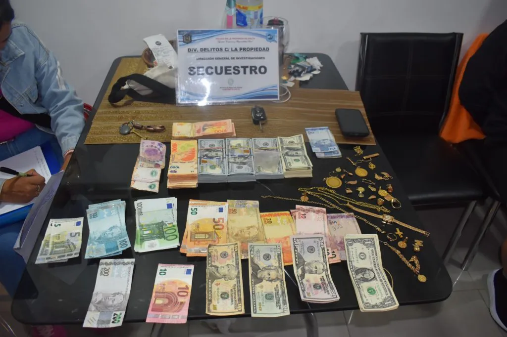 WhatsApp-Image-2024-11-20-at-9.41.46-PM-2-1024x682