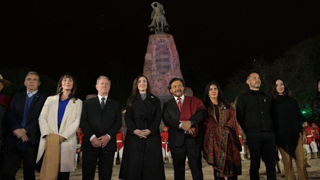 96249-con-la-guardia-bajo-las-estrellas-presidida-por-el-gobernador-saenz-y-la-vicepresidenta-villarruel-comenzaron-los-homenajes-al-general-guemes