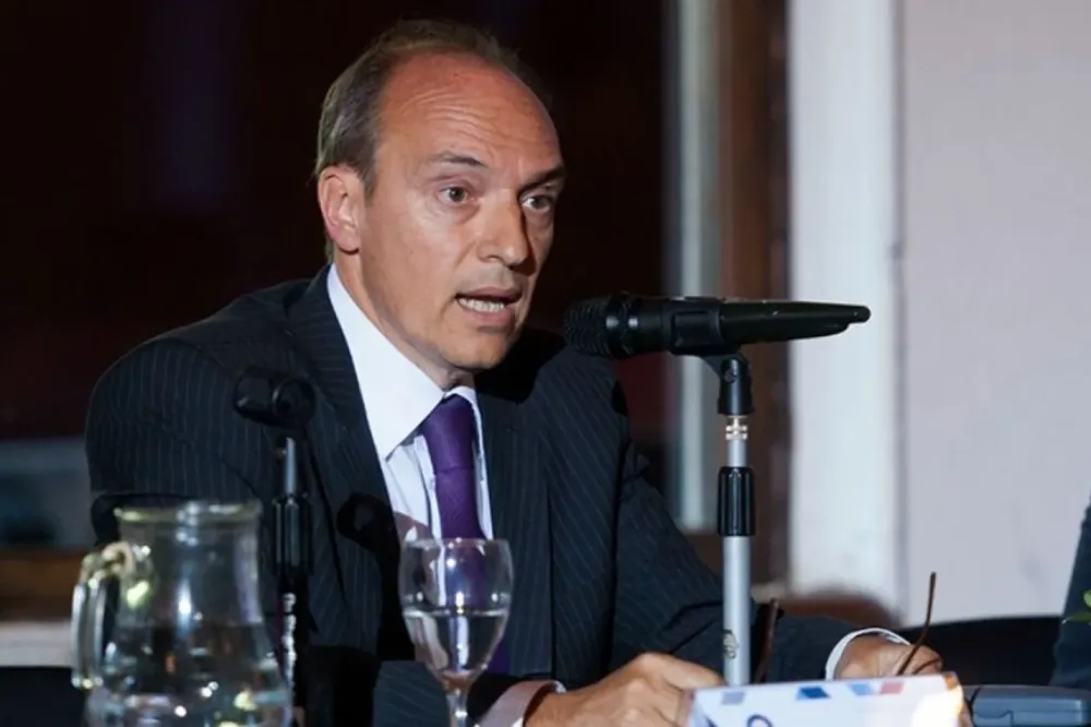 46101-la-renuncia-de-lopez-vinials-se-publicara-en-el-boletin-oficial-maniana