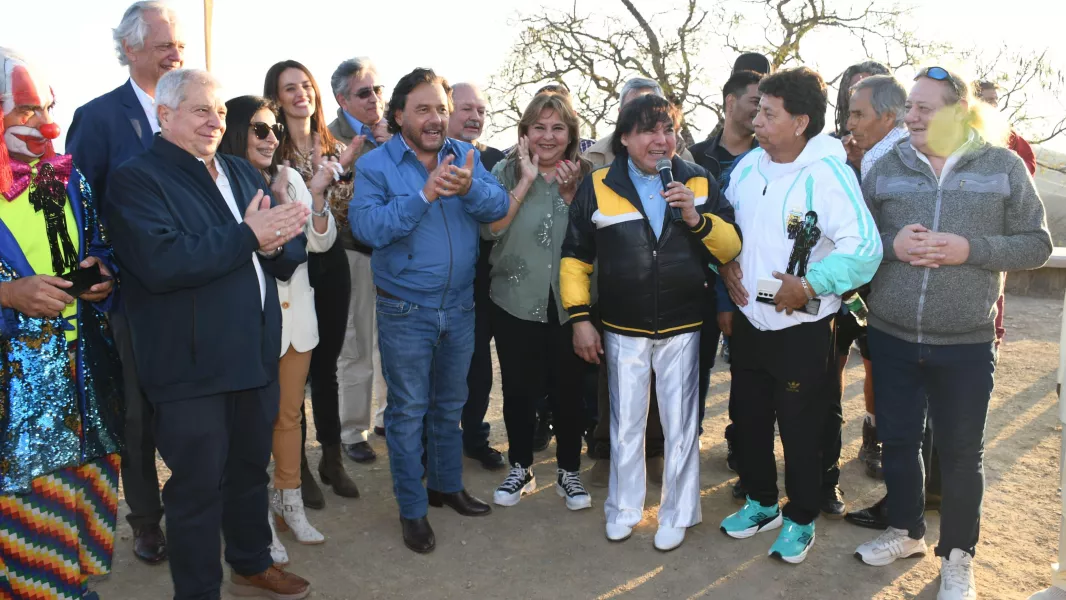 109779-salta-homenajeo-a-ricky-maravilla-por-su-aporte-a-la-cultura-y-musica-popular