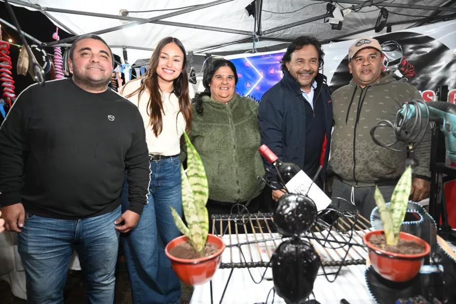 108457-metan-de-fiesta-con-potencia-el-gobernador-saenz-compartio-la-jornada-junto-a-mas-de-16-mil-vecinos-y-150-emprendedores