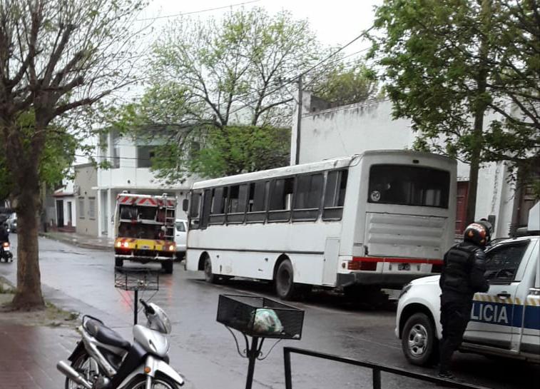 Principio de incendio en un colectivo en pleno centro