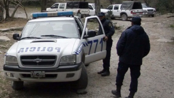 multimedia.normal.8f0e25b88d47dd8a.706f6c69636961732063616d696f6e6574615f6e6f726d616c2e6a7067